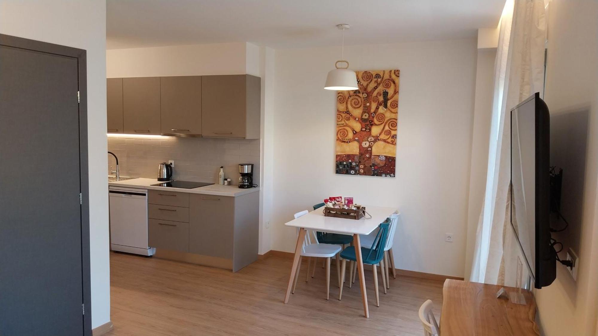Uni Island - City Heart Suites Kandiye Dış mekan fotoğraf